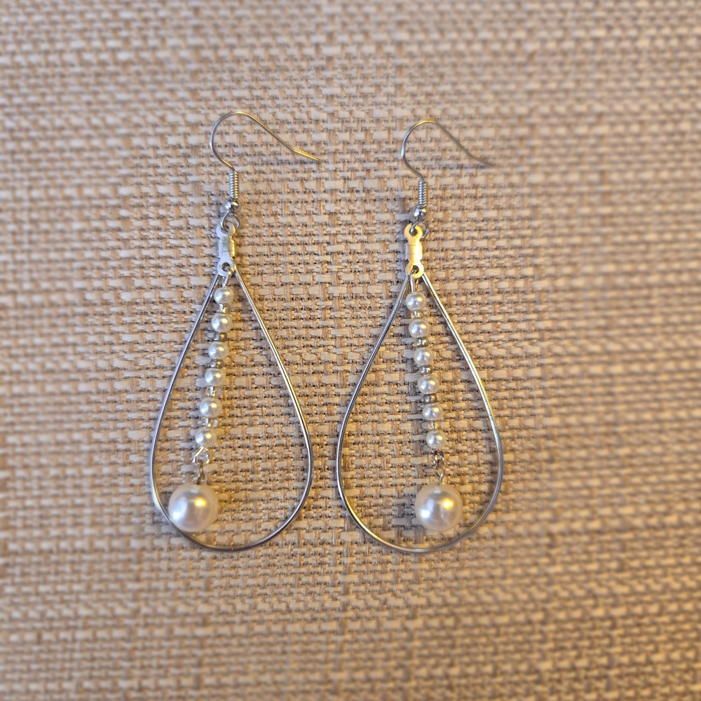 Elegant Silver Teardrop Earrings with Pearls